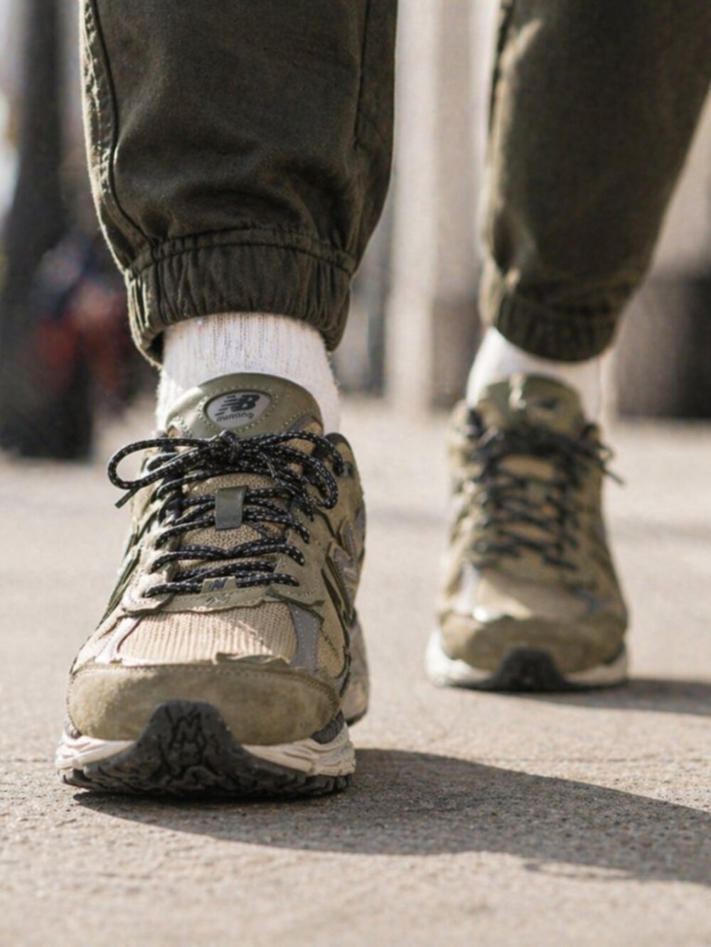 New Balance 2002R M2002RDN Green Grey Sneakers Mens 6 Womens 7.5 NEW Box